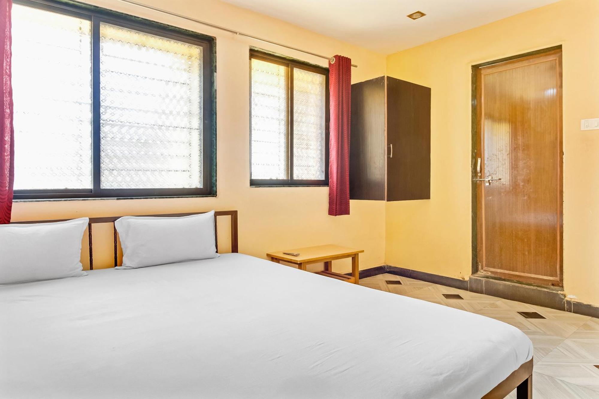 Hotel Spot On Harihar Lodging And Yatri Niwas à Kolhapur Extérieur photo