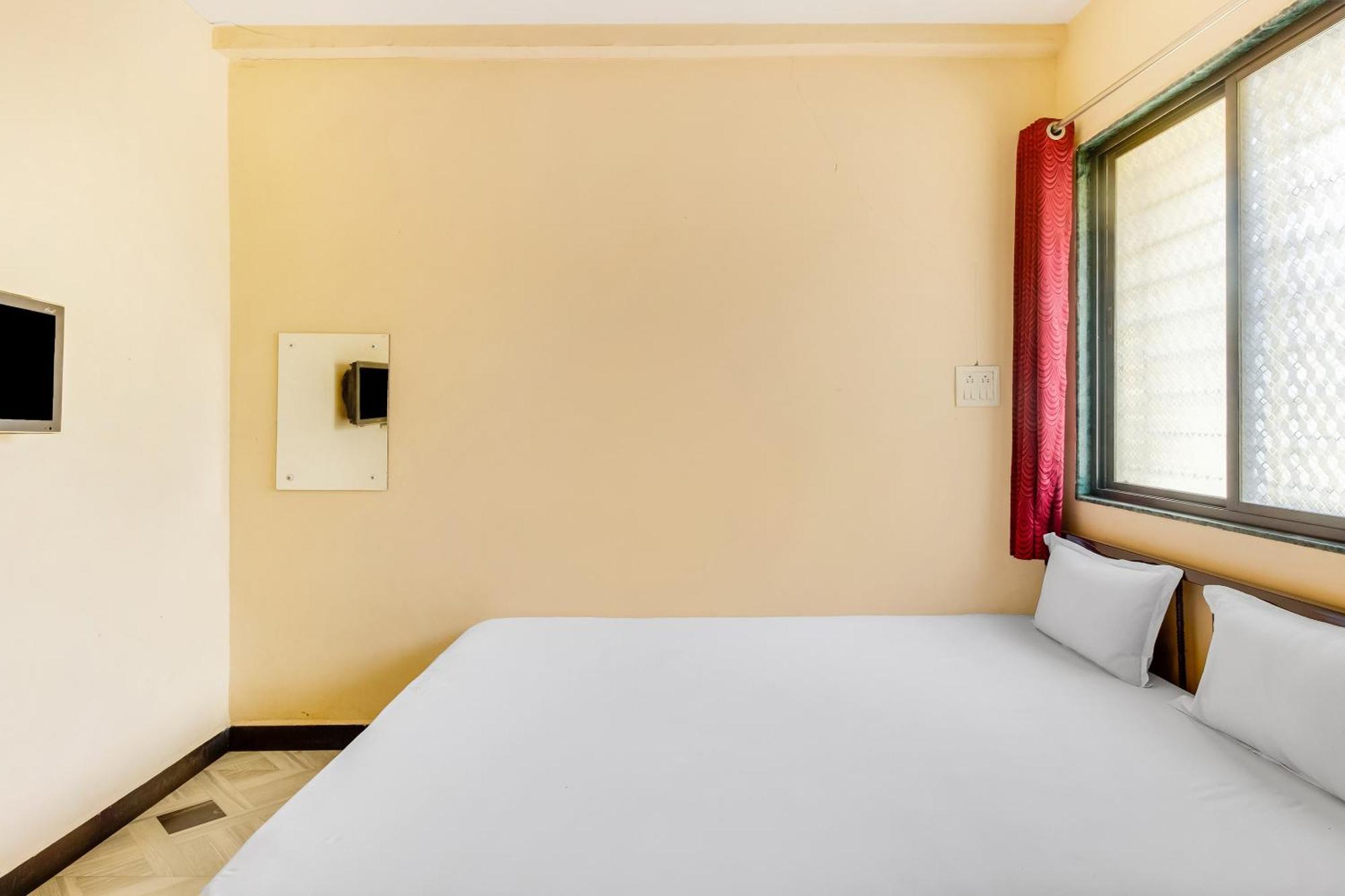 Hotel Spot On Harihar Lodging And Yatri Niwas à Kolhapur Extérieur photo