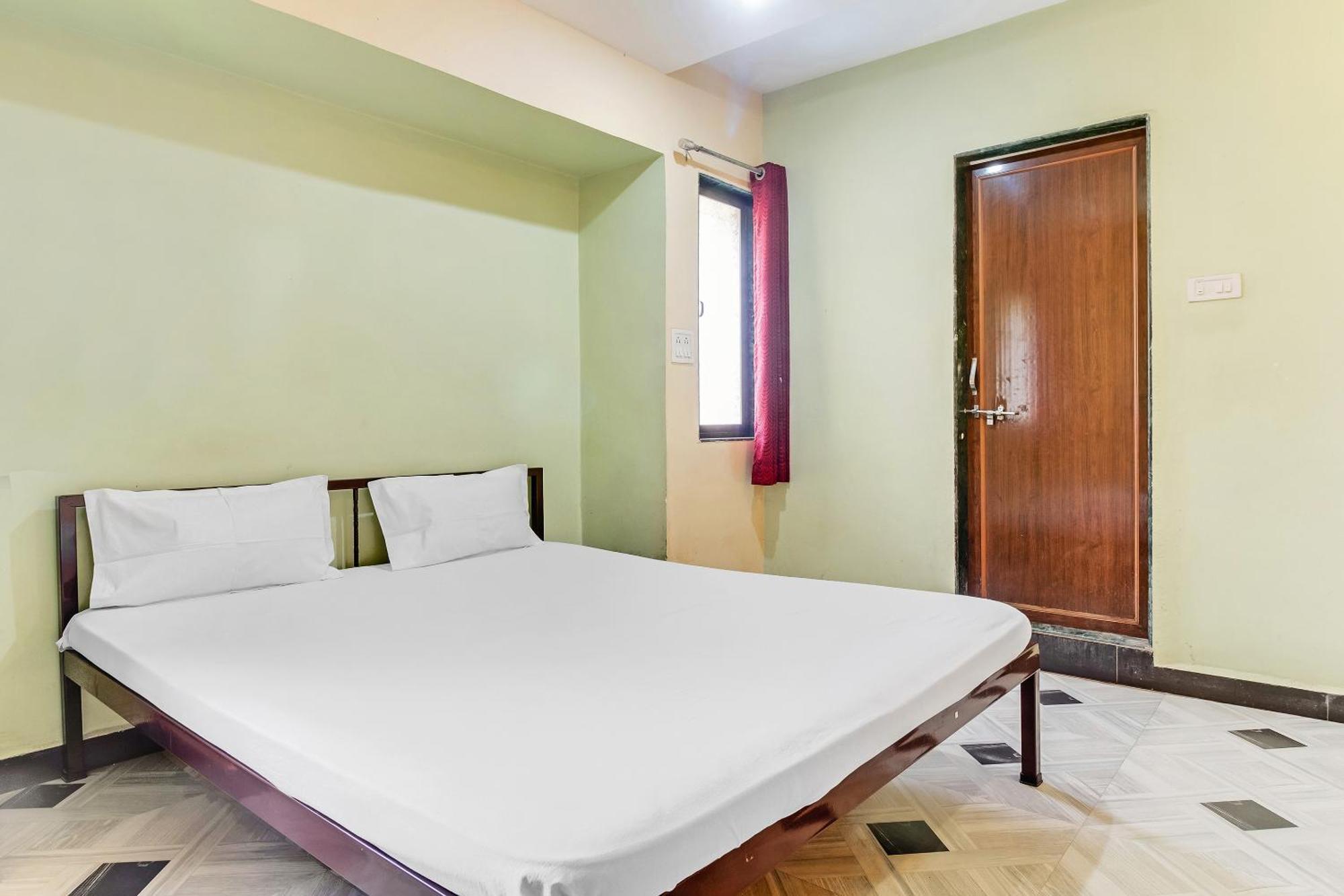Hotel Spot On Harihar Lodging And Yatri Niwas à Kolhapur Extérieur photo